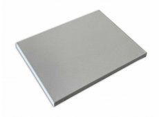 Studio napeta slikarska platna.